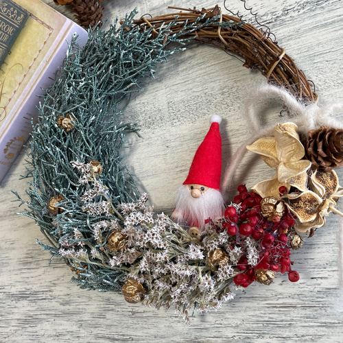 サンタのクリスマスリース プリザーブドフラワー アシンメトリー