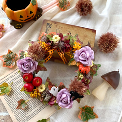 大人可愛いハロウィンリース、秋リース、リンゴ、栗、紫、かぼちゃ、壁