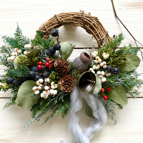 針葉樹とベリーたちのクリスマスリース*ハーフリース リース Rosa  