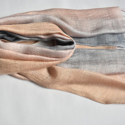 二重紗織お肌触りの良いシルクレーヨン「桃花染色～銀色」　 10枚目の画像