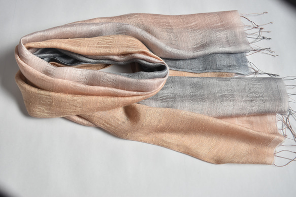 二重紗織お肌触りの良いシルクレーヨン「桃花染色～銀色」　 10枚目の画像