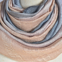 二重紗織お肌触りの良いシルクレーヨン「桃花染色～銀色」　 14枚目の画像
