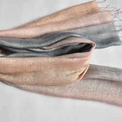 二重紗織お肌触りの良いシルクレーヨン「桃花染色～銀色」　 5枚目の画像