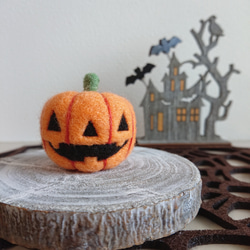 羊毛フェルトのハロウィンかぼちゃ「ジャック・オー・ランタン」 羊毛