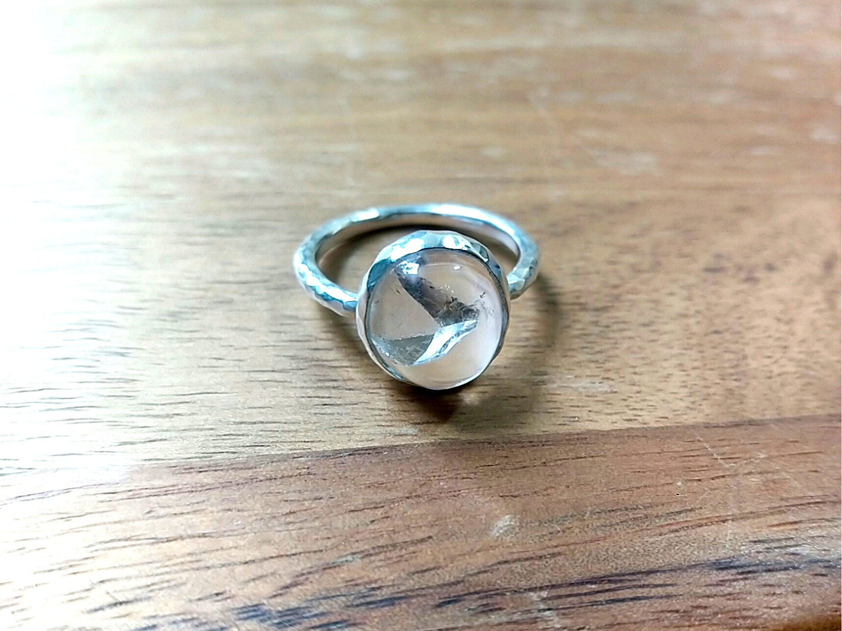 鎚目模様】貫入水晶の銀の指輪/クォーツインクォーツ 指輪・リング 