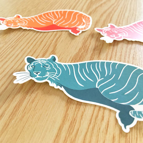 虎のステッカー〈1枚〉屋内用耐水ステッカー 大きめ シール 動物 トラ