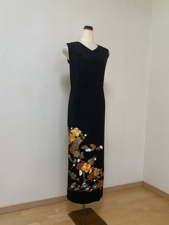 友禅 枝梅 金駒刺繍 金彩 黒留のVネックロング丈フォーマル