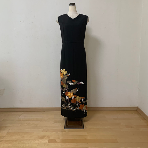 友禅 枝梅 金駒刺繍 金彩 黒留のVネックロング丈フォーマル