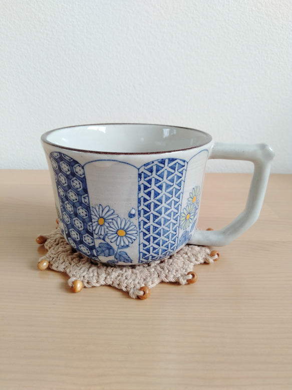 [手描き]小菊と小紋のマグカップ 1枚目の画像
