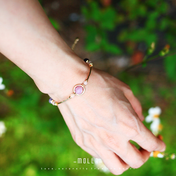 Molla 淡雅薰衣草紫晶舒螢石手環（手工訂製-可調硬式手環） 第2張的照片
