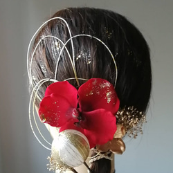 金箔赤胡蝶蘭の髪飾り 2枚目の画像