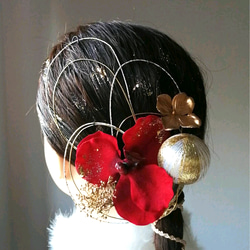 金箔赤胡蝶蘭の髪飾り 1枚目の画像