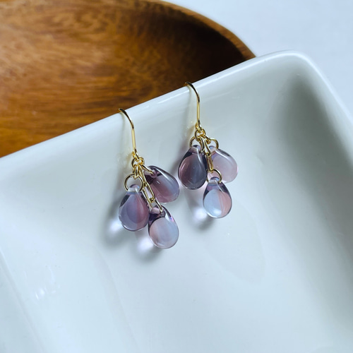 大人気新品  Ramumi様 チェコドロップ（ポストピアス） ピアス - ピアス