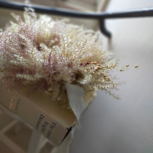 ナチュラルリース〜ススキ Amazon.co.jp: ススキのリース | 写真 ススキのリース装飾のため