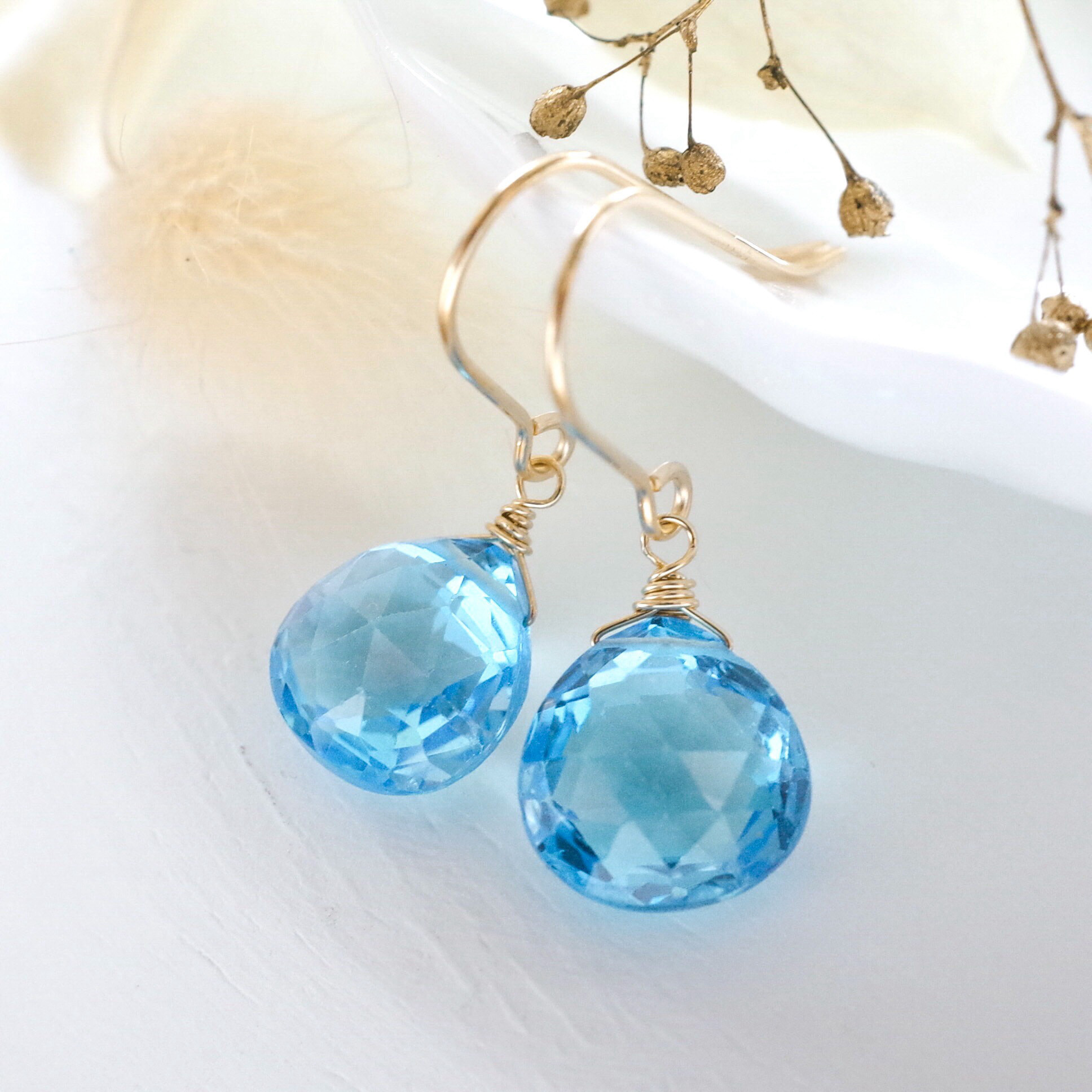 【最上級宝石質】【10K/14K/18K金具変更可能】スイスブルートパーズAAA+ のフックピアス(14kgf)