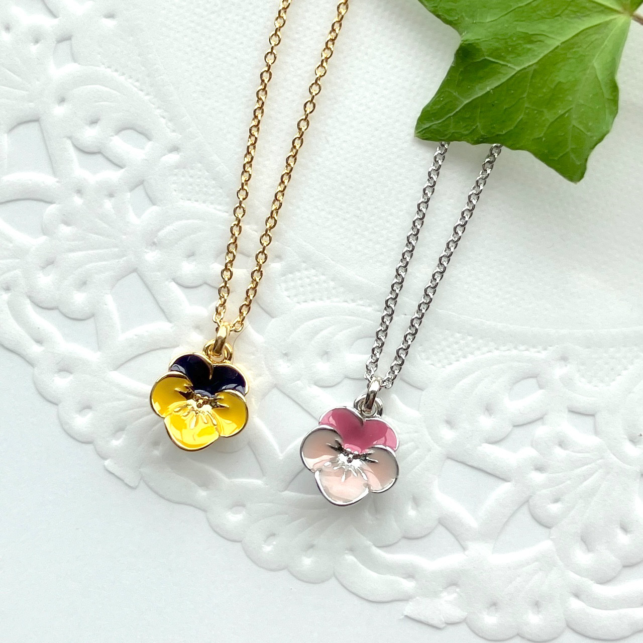 ビオラ　ドライフラワー　デザインネックレス