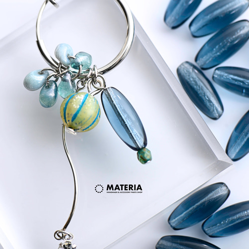 チェコガラスビーズ チューブビーズ モンタナブルー 4個 チェコビーズ  