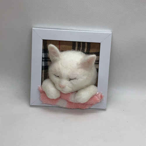羊毛フェルト　猫　【雨の日の待ち合わせ（初デート編）】　三毛猫ちゃん 羊毛フェルト 猫 【雨の日の待ち合わせ（初デート編）】 三毛猫