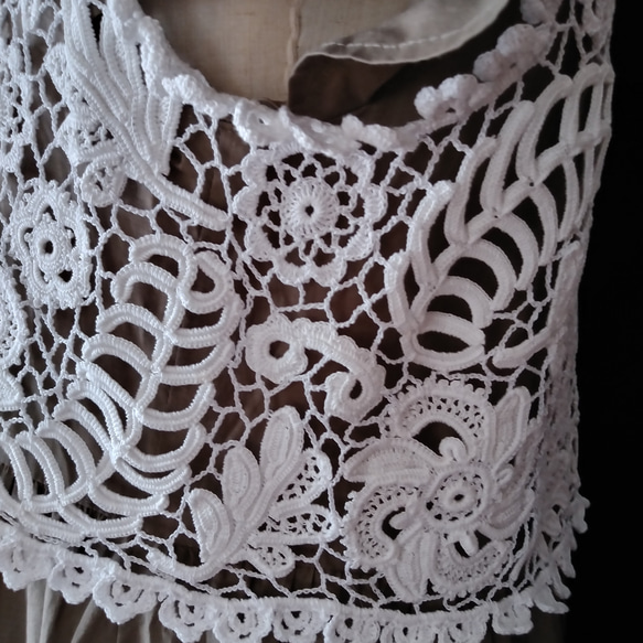 アイリッシュクロッシェレース編みの華やか白ベスト　レディース　S～M サイズ 5枚目の画像