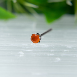 カーネリアン・ピアス　3mm（片耳） 3枚目の画像