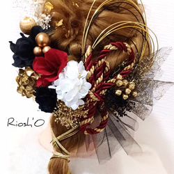 レッド×ブラック ドライフラワー 成人式 髪飾り ❀ 赤白黒金 和装 金箔 水引 紐 振袖 モダン レトロ ヘッドドレス 1枚目の画像