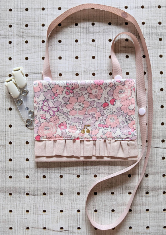【handmade】リバティ　移動ポケット　フリル リバティ×フリル移動ポケット 移動ポシェット 折りマチ付き ベッツィ