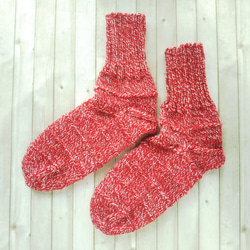 アクリル混の手編み靴下(杢赤)底面23.5×10cm『Creema限定』 1枚目の画像