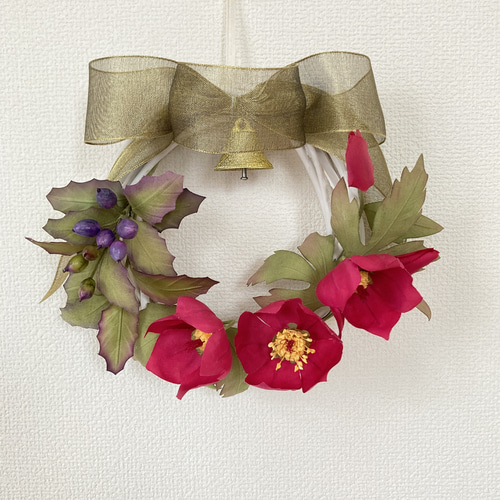 Creema限定」 布花 クリスマスローズとヒイラギのリース クリスマス