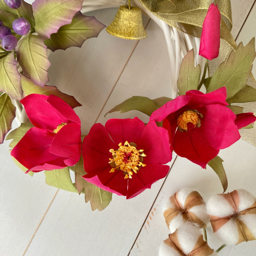 Creema限定」 布花 クリスマスローズとヒイラギのリース クリスマス
