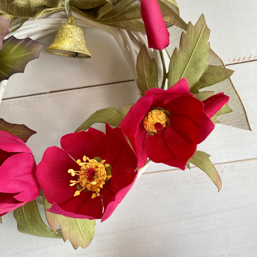 Creema限定」 布花 クリスマスローズとヒイラギのリース クリスマス