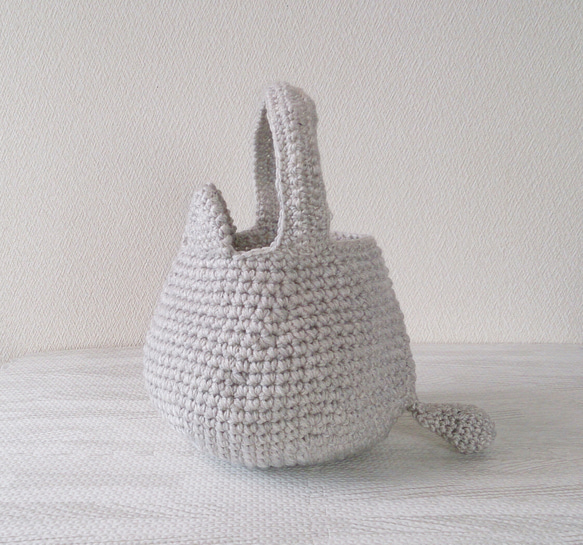 ニットバッグ (猫耳ワンハンドル：グレー） 猫バッグ 編み物 ネコバッグ 3枚目の画像