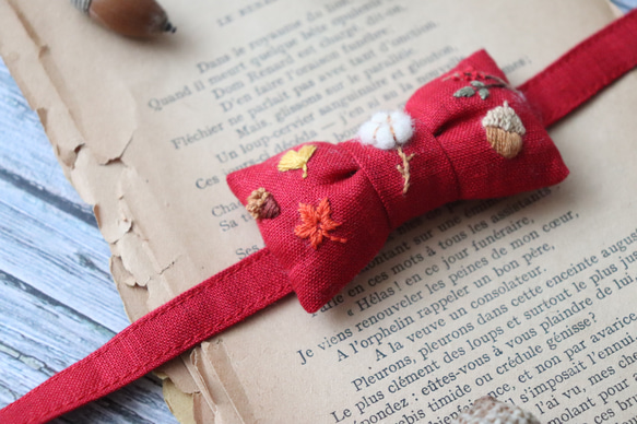 どんぐりや紅葉、秋いっぱい手刺繍の首輪 3枚目の画像