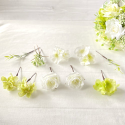 ホワイト&グリーンローズのクラッチブーケ（アーティフィシャルフラワー・アートフラワー・造花・ウェディング） 8枚目の画像
