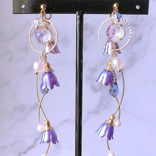 ゆれる紫の花 ブルーベルのウェーブ2wayピアス／イヤリング ピアス