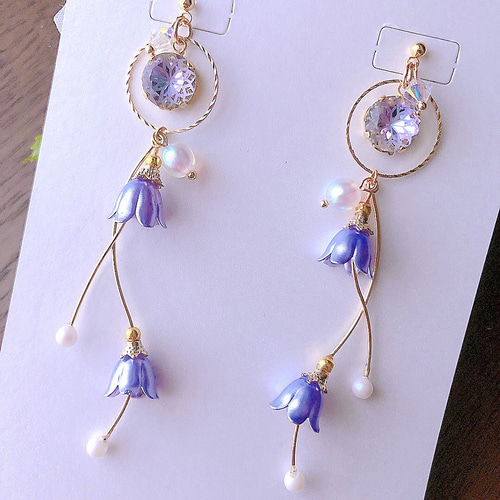 ゆれる紫の花 ブルーベルのウェーブ2wayピアス／イヤリング ピアス