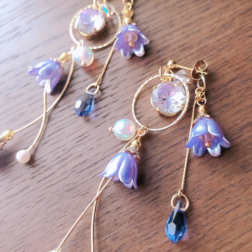 ゆれる紫の花 ブルーベルのウェーブ2wayピアス／イヤリング ピアス
