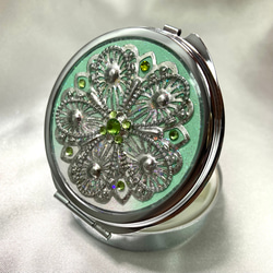 透かしパーツの鏡付きケースCROSS flower lime green 10枚目の画像