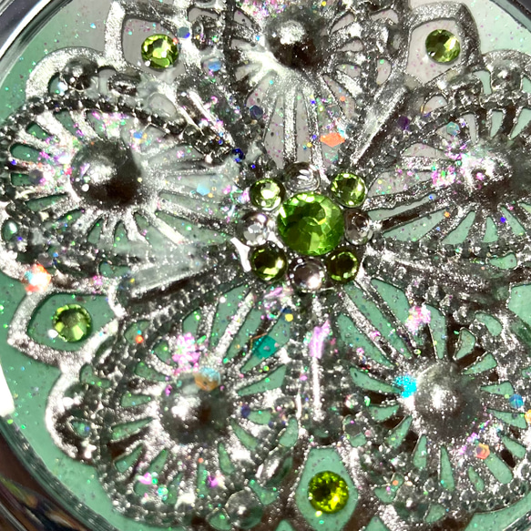 透かしパーツの鏡付きケースCROSS flower lime green 7枚目の画像
