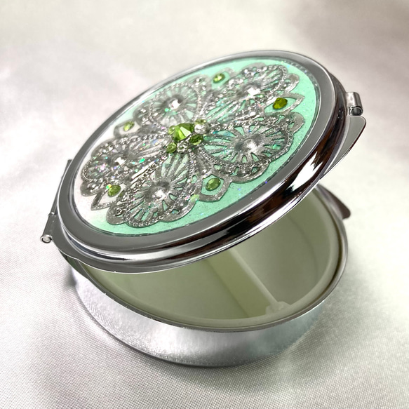 透かしパーツの鏡付きケースCROSS flower lime green 11枚目の画像