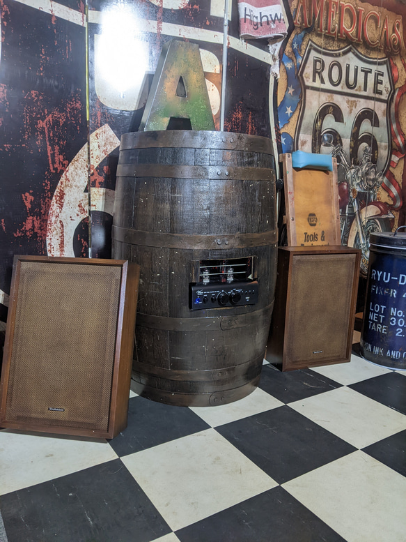 ウイスキー樽 の BARカウンター オーディオ/真空管アンプ + ヴィンテージ