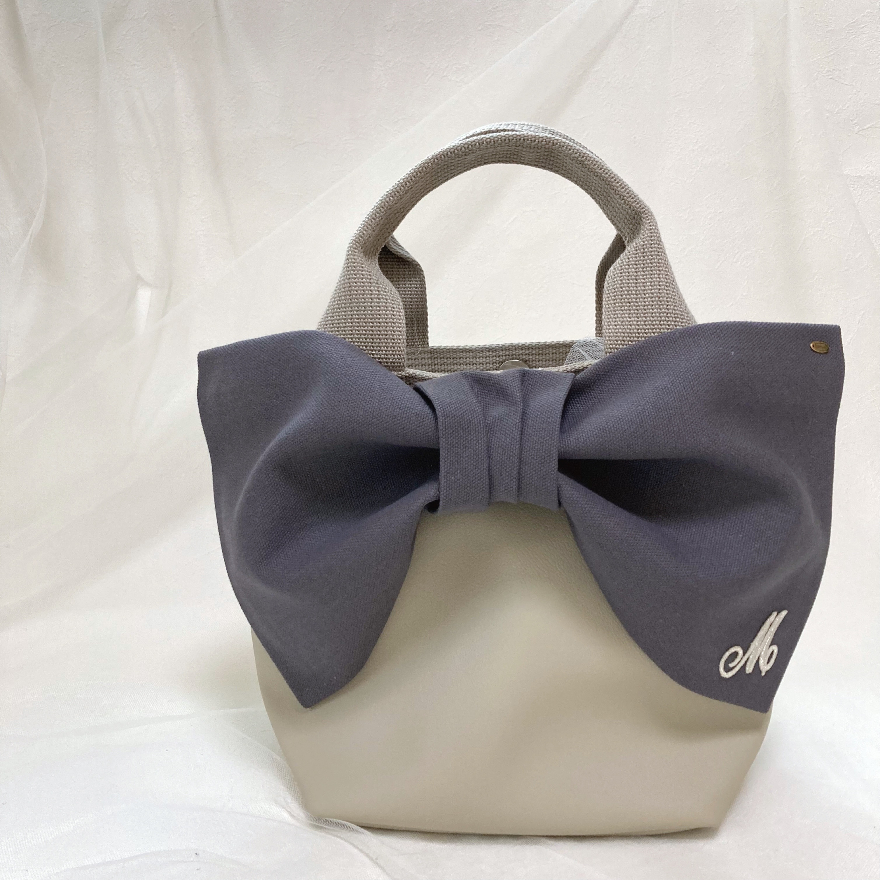 イニシャルも入る！大きいリボンがかわいい♡リボンレザーバッグ　レザートート　リボンバッグ　チャコールグレー