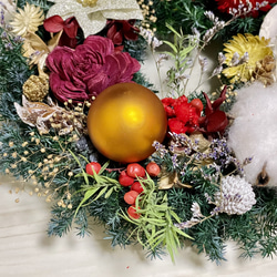 ヒムロスギモリモリクリスマスリースお飾り綿の実ソラフラワードライフラワーガラスボールで飾ったラウンドリースです 4枚目の画像