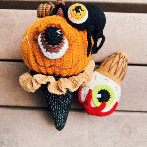 かぼちゃソフトクリーム 編みぐるみ 秋 ハロウィン 飾り かぎ編み 撮影