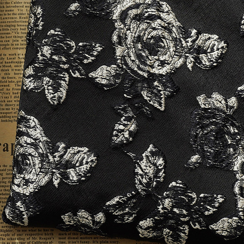 上品な黒地のレリーフ白い花柄 ジャカード生地 [2886] 生地 ruusu 通販
