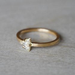 [送料無料] K18 Triangle Diamond ring (0.34ct,R049) 2枚目の画像