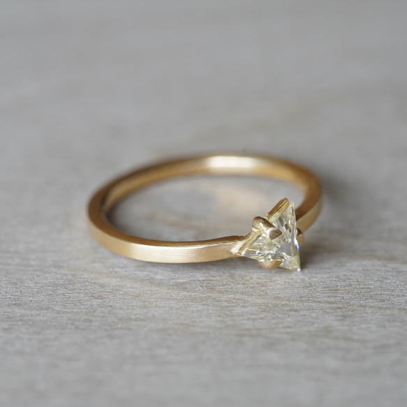 [送料無料] K18 Triangle Diamond ring (0.34ct,R049) 3枚目の画像
