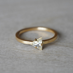 [送料無料] K18 Triangle Diamond ring (0.34ct,R049) 1枚目の画像