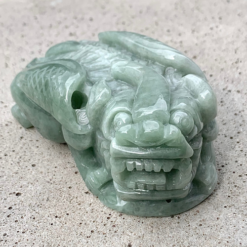 迫力の大きさ☆ミャンマー産ビルマ翡翠の貔貅の置物☆左まわり向き☆渋