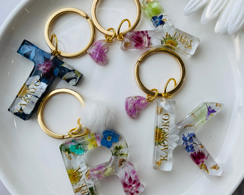 名入れ】イニシャルキーホルダー ボタニカル 押し花 ドライフラワー