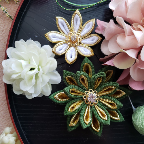 つまみ細工髪飾り ダリア 水引 緑 白 ベージュ 金 赤 ちりめんボール  